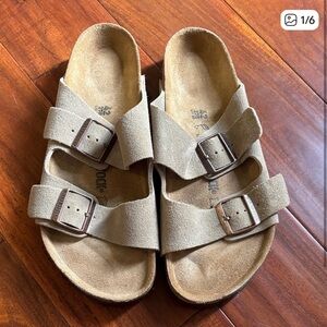 NEW Birkenstocks Tan Suede Sandals